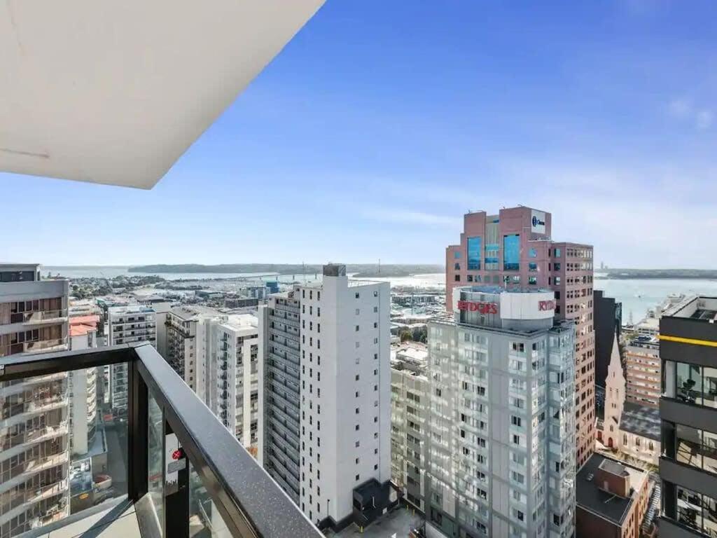 Just Opposite To Sky Tower , 2 Bed 2 Bath In Cbd Apartment โอ๊คแลนด์ ภายนอก รูปภาพ